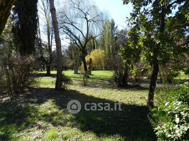 Villa in residenziale in 