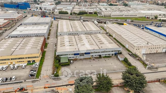 Capannone in commerciale in Via Piemonte