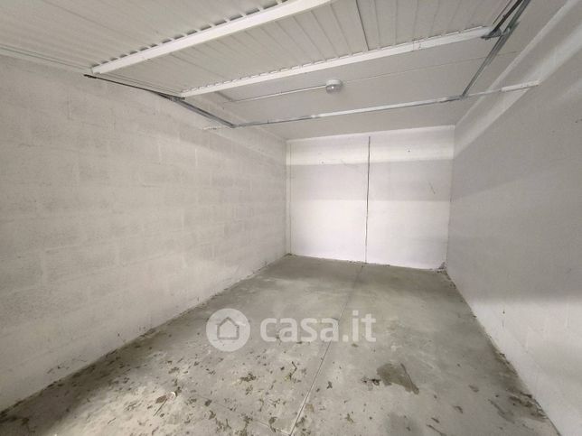 Box/posto auto in residenziale in