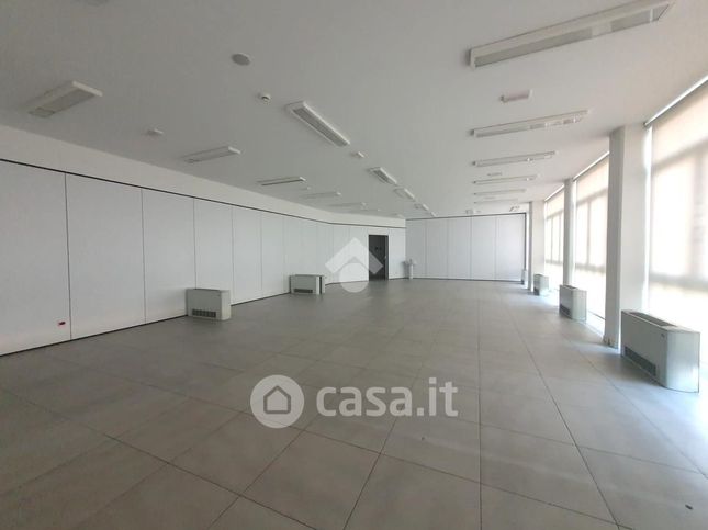 Ufficio in commerciale in Strada del Santo 69