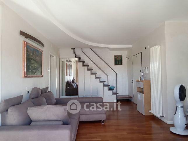 Attico/mansarda in residenziale in Lungofoglia Caboto