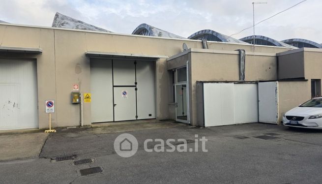 Capannone in commerciale in Via Sile
