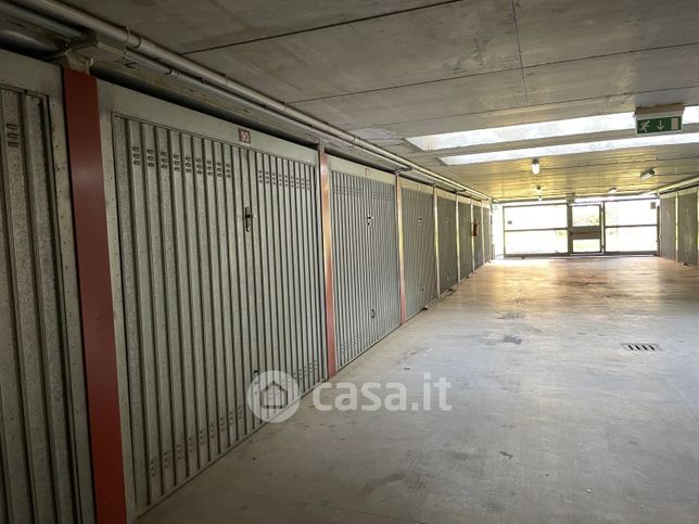 Garage/posto auto in residenziale in cabrini