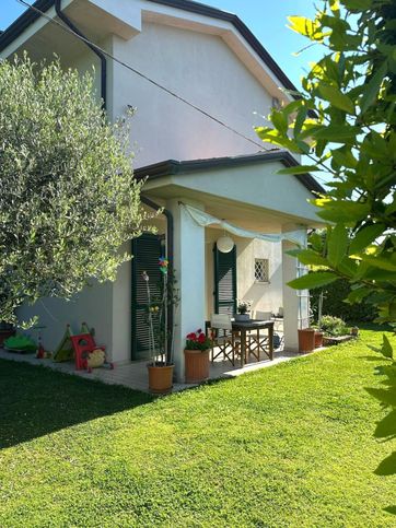 Villa in residenziale in Via Stradone di Camigliano