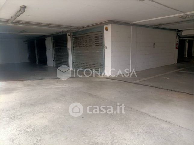 Box/posto auto in residenziale in Viale della Repubblica