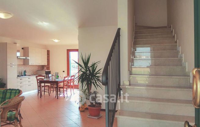 Villetta a schiera in residenziale in Via Colombron