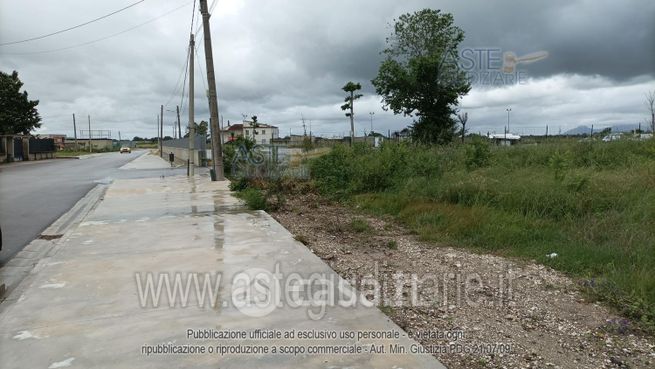 Terreno agricolo in commerciale in Via della Pietra