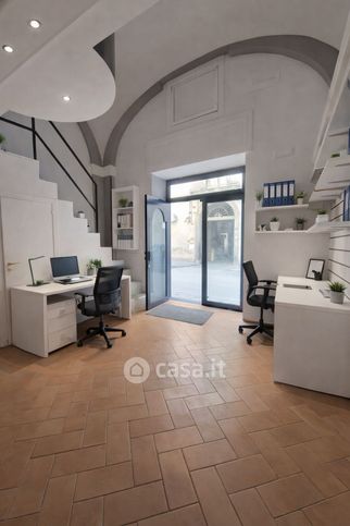 Ufficio in commerciale in Via Giovan Battista Castaldo 5