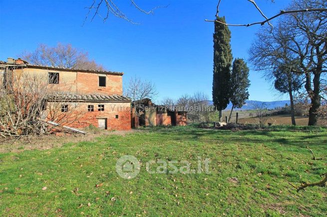 Rustico/casale in residenziale in Località Farneta