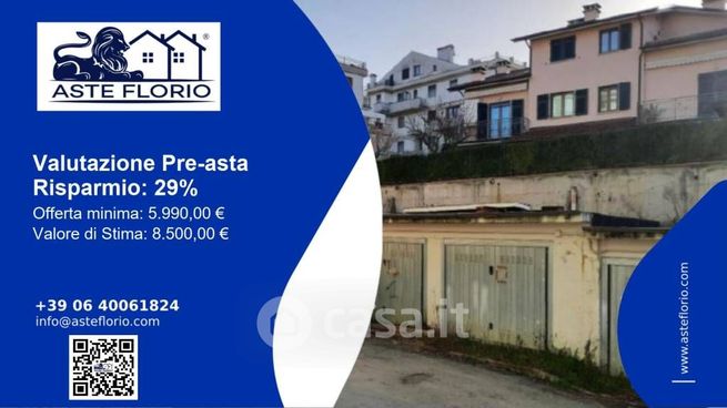 Box/posto auto in residenziale in Largo Altiero Spinelli