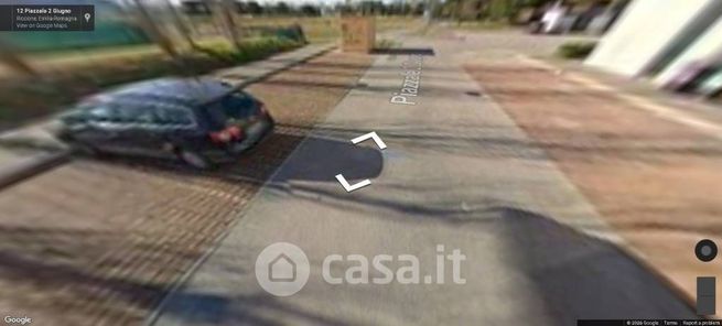 Box/posto auto in residenziale in Piazzale 2 Giugno