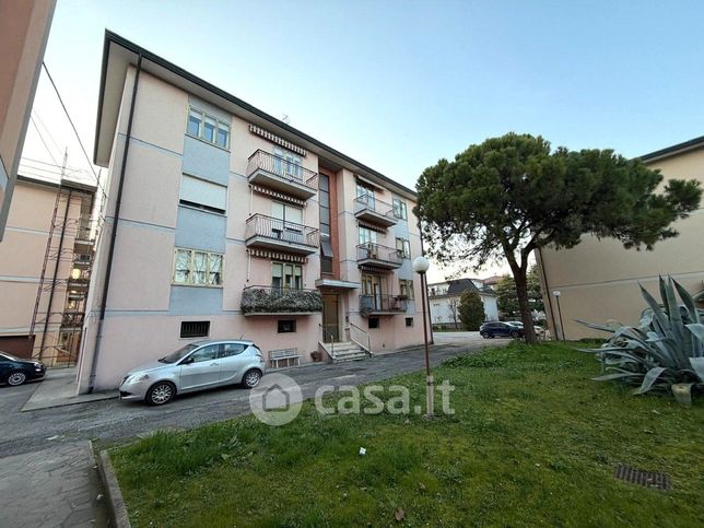Appartamento in residenziale in Via Gobbi 232