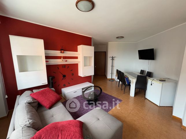 Appartamento in residenziale in Via Lione 38