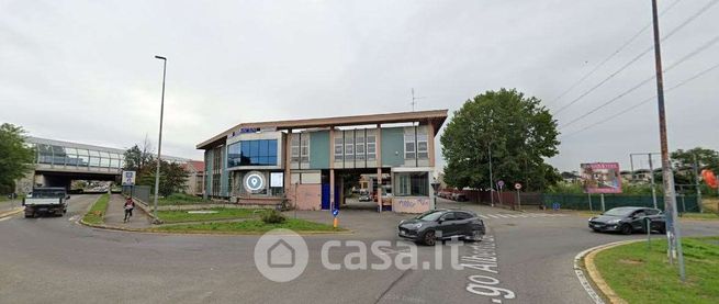 Casa bi/trifamiliare in residenziale in Viale Lombardia 300