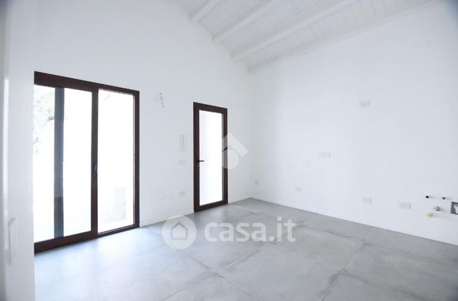 Ufficio in commerciale in Via Cagliari