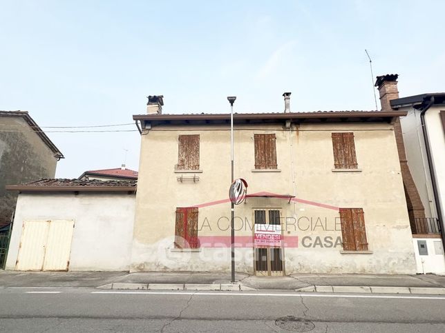 Casa indipendente in residenziale in Via Casoni 25