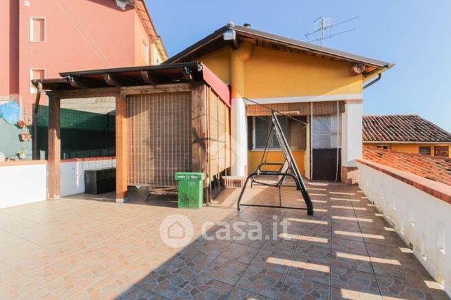 Casa indipendente in residenziale in Via Gazzolo