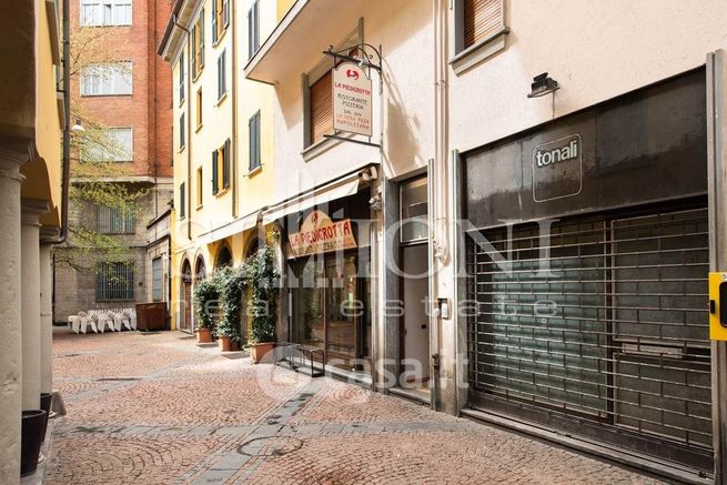 Ufficio in commerciale in 