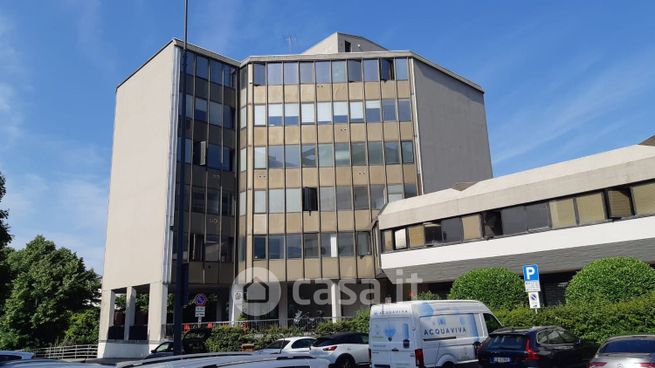 Ufficio in commerciale in Via Aldo Moro 16