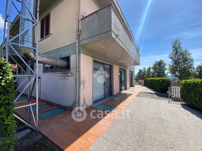 Capannone in commerciale in Viale Alcide de Gasperi 25