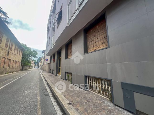 Ufficio in commerciale in Via Camillo Benso Cavour 39