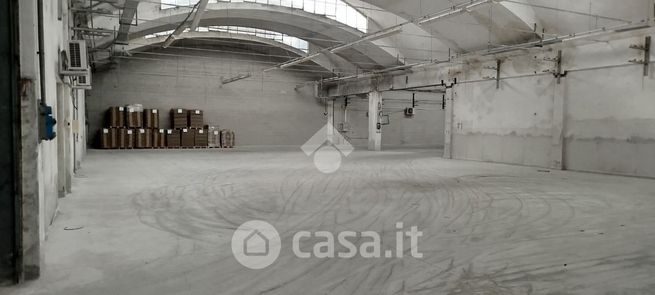 Capannone in commerciale in Via XX Settembre 37