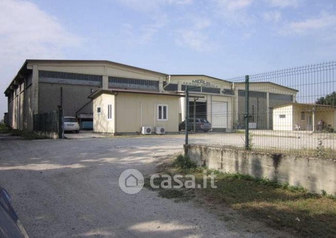 Capannone in commerciale in Via piccola vedetta lombarda 22