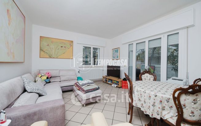 Casa indipendente in residenziale in Viale Porta Pia 4