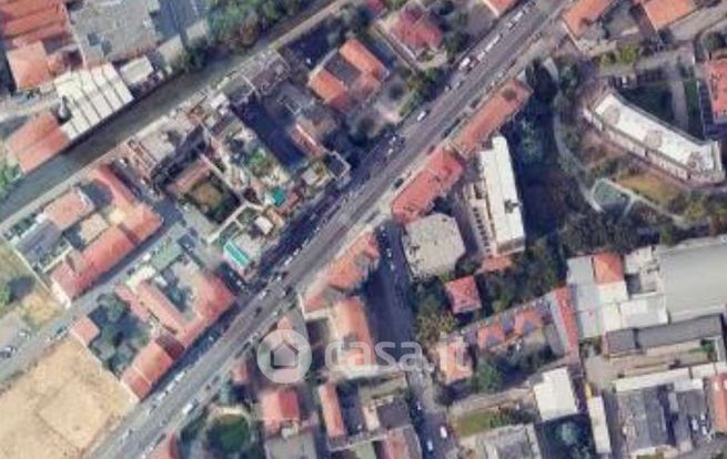 Box/posto auto in residenziale in Via Padova