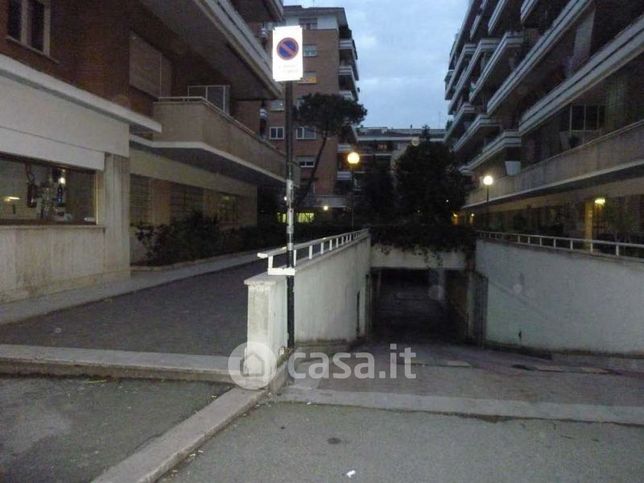 Garage/posto auto in residenziale in Via Val di Non 37