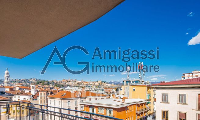 Appartamento in residenziale in Via Giorgio e Guido Paglia 1