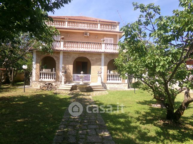 Villa in residenziale in Viale S. Giuseppe 47--A