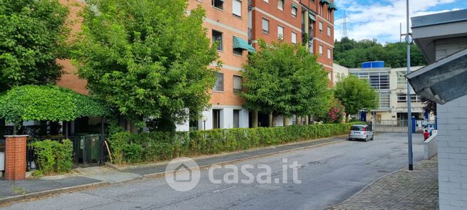 Box/posto auto in residenziale in Via XXV Aprile 68