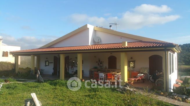 Casa indipendente in residenziale in Via Rio Calvia 27