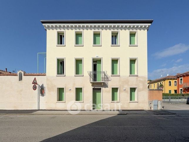 Ufficio in commerciale in Viale della Vittoria 34