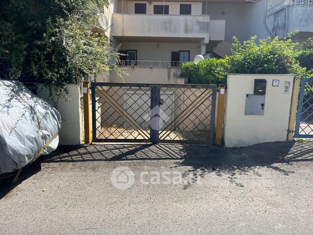 Box/posto auto in residenziale in Viale delle Dalie