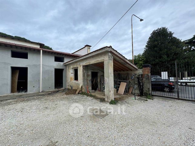 Appartamento in residenziale in Via Livornese