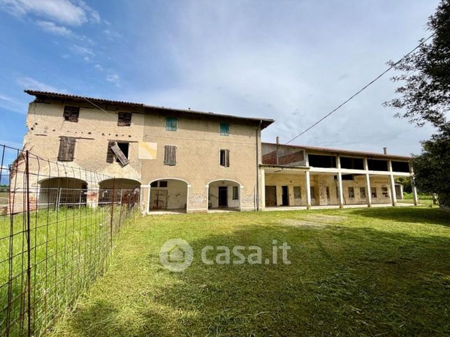 Villa in residenziale in 