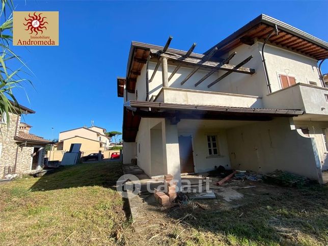 Villa in residenziale in Via degli Olmi