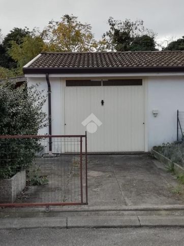 Garage/posto auto in residenziale in Via Giuseppe Garibaldi