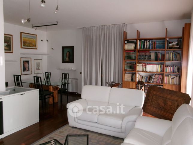 Villa in residenziale in Via Gustavo Modena