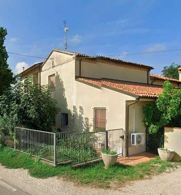 Casa indipendente in residenziale in Via Santerno Ammonite