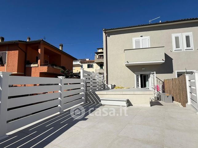 Appartamento in residenziale in Via Macia 63