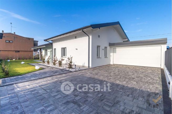 Villa in residenziale in Via Rovigo