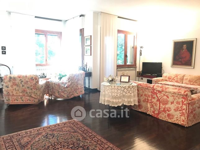 Appartamento in residenziale in Via Angelo Farina 25