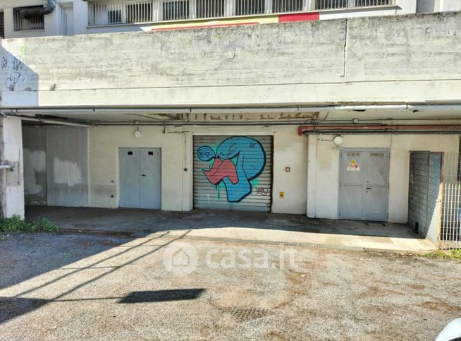 Garage/posto auto in residenziale in Viale Prassilla