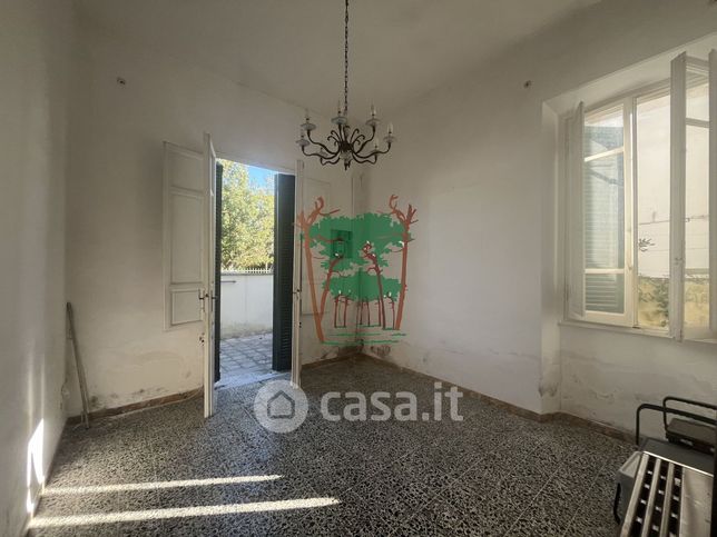 Casa indipendente in residenziale in 