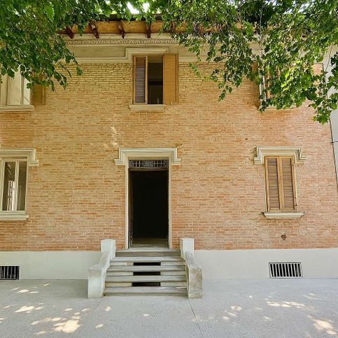 Appartamento in residenziale in Viale Dante Alighieri