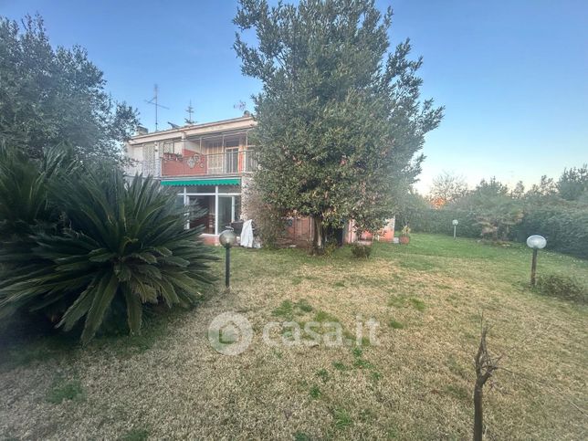 Villa in residenziale in Via Palmiro Togliatti 10