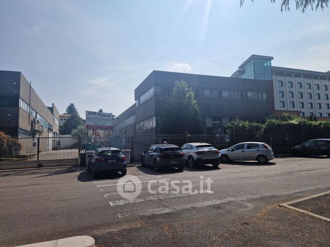 Capannone in commerciale in Via per Castellanza